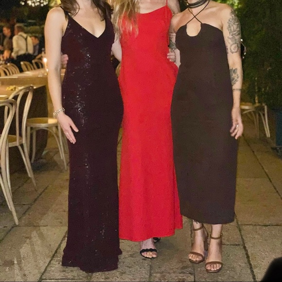 Dress the Population Vanessa Velvet Gown in Maroon - Picture 9 of 11